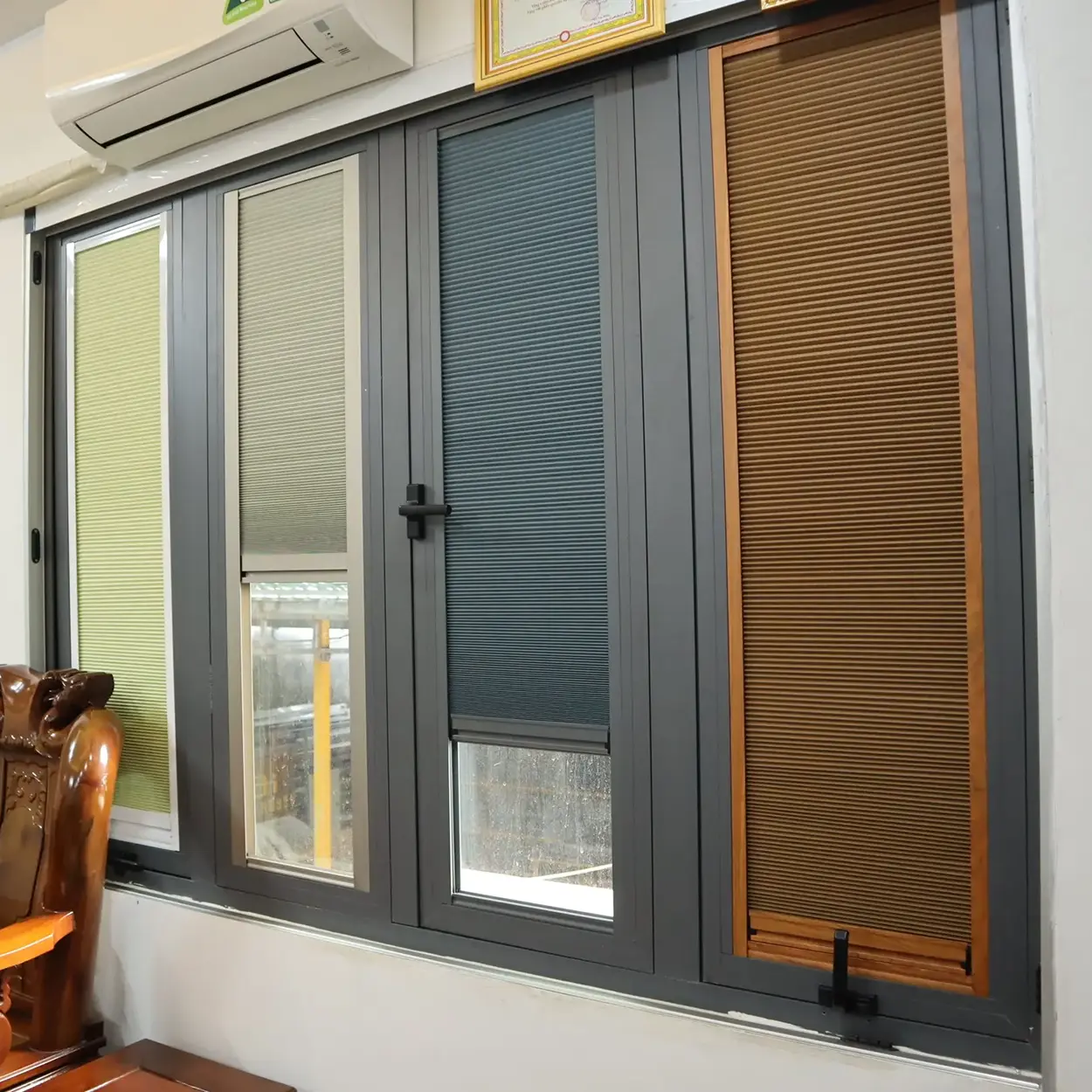 Harran ova çiftlik evi ofis — braketli plise perde